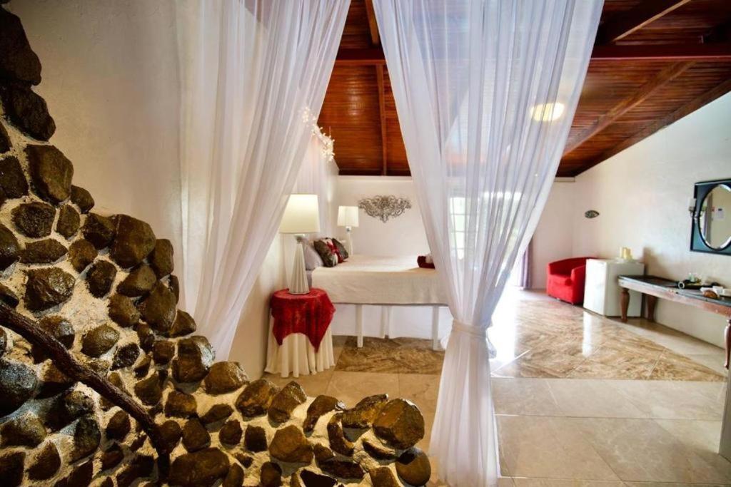 Toucan Lane Hotel And Restaurant Nuevo Arenal Ngoại thất bức ảnh